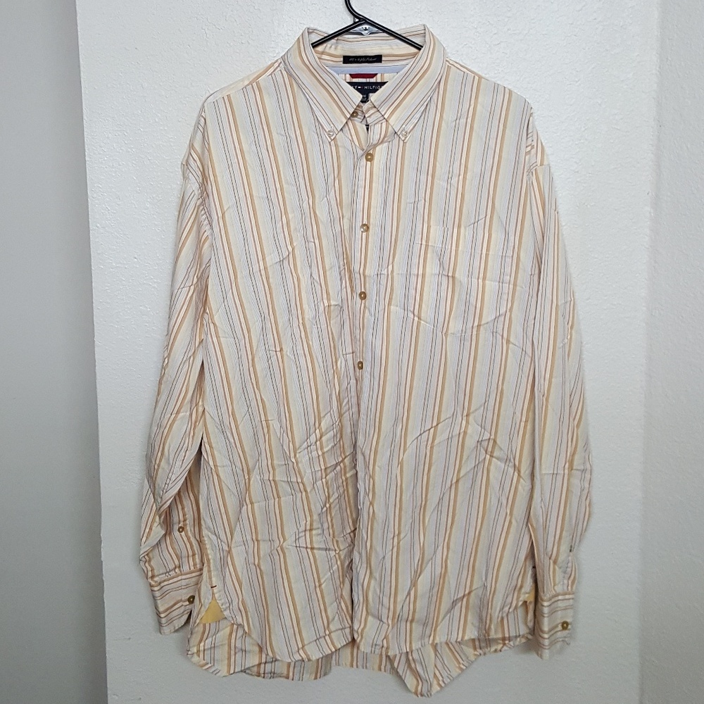 Vintage Tommy Hilfiger Button Down Shirt. AMAZING!